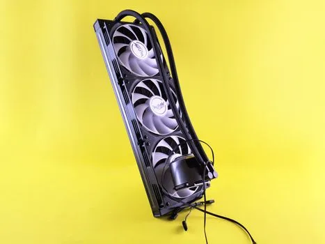 MMA 120MM RGB Fan 4-Pin Molex Black/White