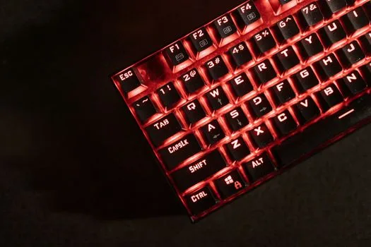 Redragon WoW Wired 87-Key Mechanical Keyboard Blue/Red